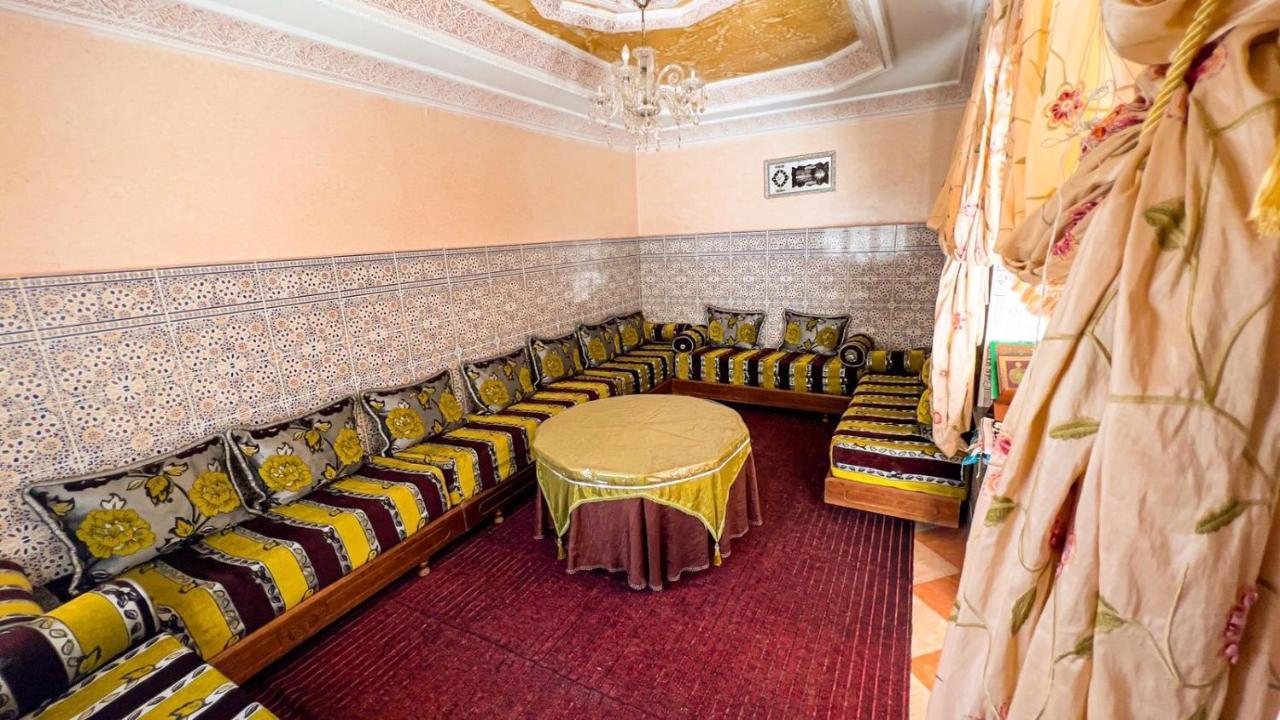 Dar Haut De Gamme Et A Un Prix Imaginaire Hostcom For Families Only Oujda Exteriör bild